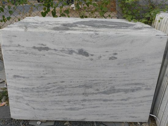 గ్రే వైట్ మహారాణా మార్బుల్, మందం: 13-15 మిమీ ₹ 42/చదరపు అడుగులు యొక్క చిత్రం