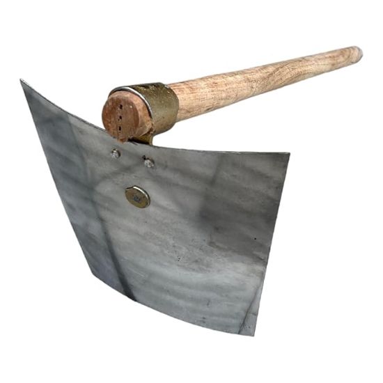 పార తోటపని లేదా త్రవ్వకం కోసం చెక్క హ్యాండిల్‌తో కూడిన భారీ వ్యవసాయ సాధనం కోసం యొక్క చిత్రం