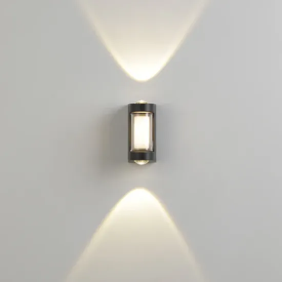 జూనో 4W మెట్ల దారి LED అవుట్‌డోర్ వాల్ లైట్ యొక్క చిత్రం