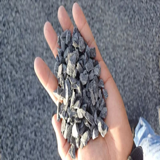 పిండిచేసిన స్టోన్ కంకర చిప్స్(1 ట్రాక్) యొక్క చిత్రం