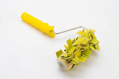 బెర్గర్ పెయింట్స్ సిల్క్ గ్లామ్ ఆర్ట్ టూల్ వేవీ రోలర్ – గోడల టెక్స్చర్ డిజైన్స్ కోసం (1 పీస్) యొక్క చిత్రం