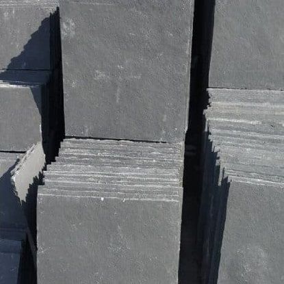 నల్ల సున్నపురాయి గులకరాళ్లు (నాపరై) 6 అడుగులు యొక్క చిత్రం